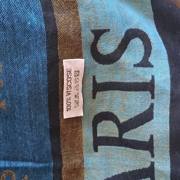 Elegant Excellent Preowned Paris Shawl - Picture 2 of 5